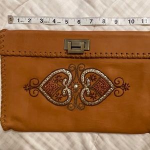 PASCALE THÉARD Tan leather clutch . Never used . In original THÉARD gift bag.